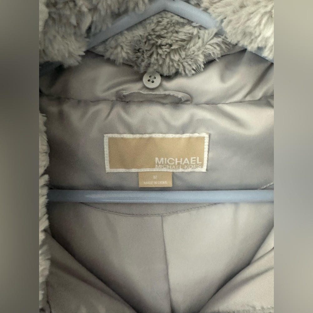 Michael Kors Silver Puffer Coat with Faux Fur Collar - Picture 5 of 8